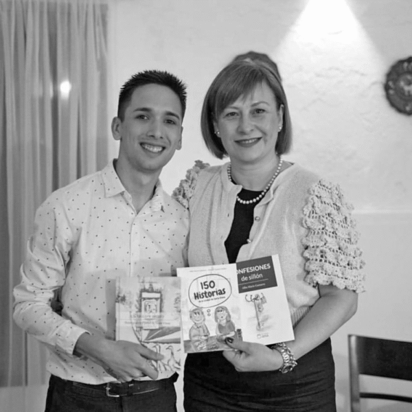 Santa Elena for the World!:un nuevo libro con voz propia