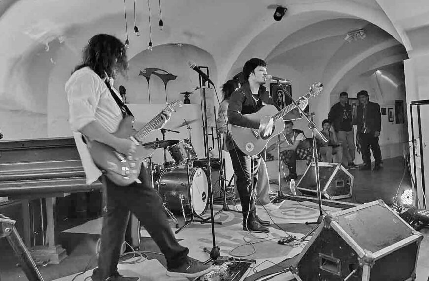 Ancestros: la música quenació desde la raíz de la ciudad