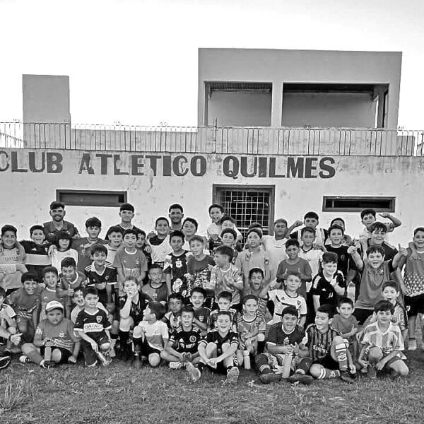 Clubes de Entre Ríos resisten con rifas y venta de comidas