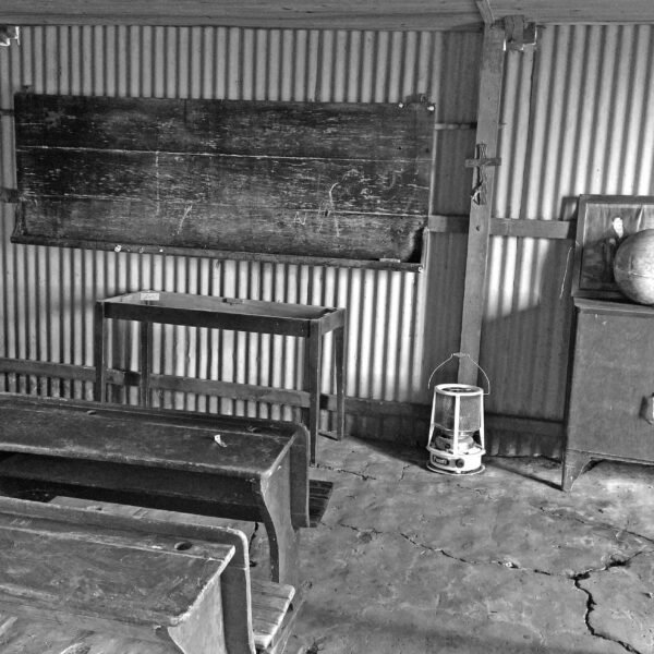 Una Escuelita de Lata en medio de la bella Cuchilla entrerriana
