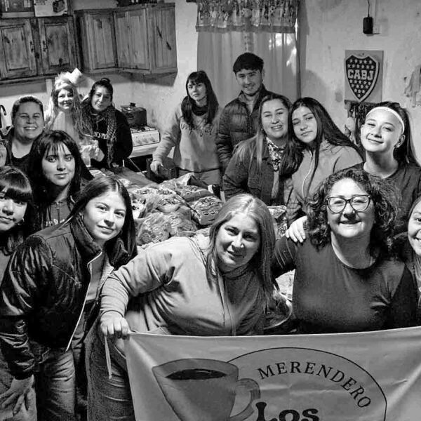 Meriendas, juegos, contención y abrazos: el objetivo de Los Pekes