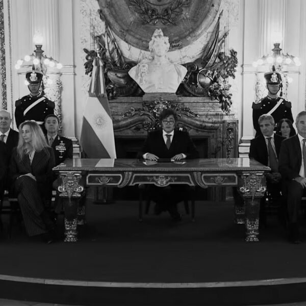 La Cadena Nacional del Presidente Milei para referirse a los derechos argentinos sobre Malvinas es humo